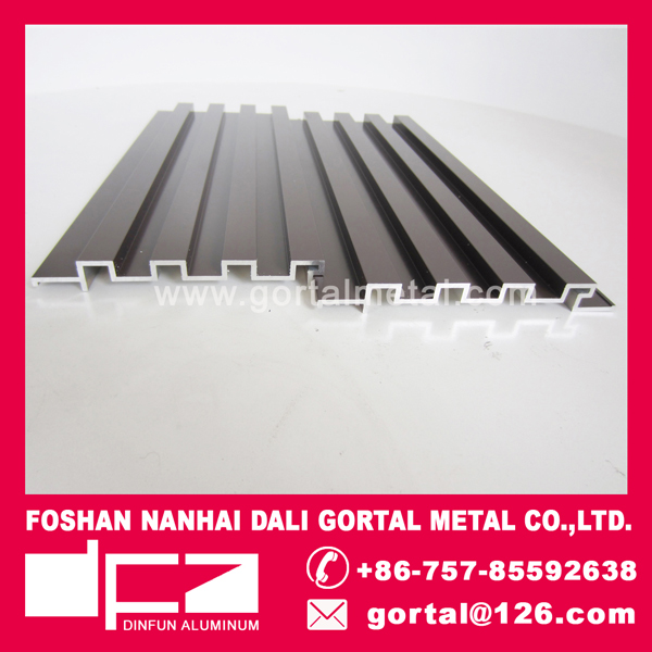 Aluminum extrusion decorative wall panel