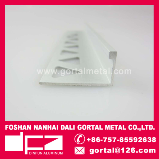 Aluminum flooring protective corner trim