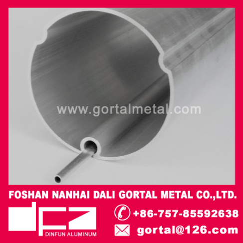 Aluminum curtain roller