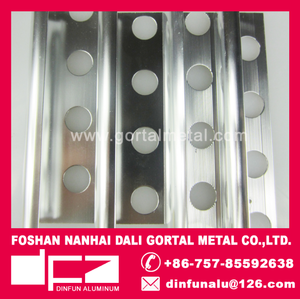 Aluminum internal corners trim profiles